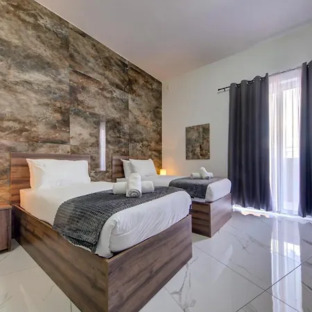 Openplan Penthouse With Private Terrace, Wifi & Ac By 360 Estates Żabbar