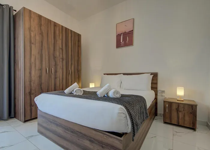 Openplan Penthouse With Private Terrace, Wifi & Ac By 360 Estates * Żabbar