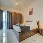 Openplan Penthouse With Private Terrace, Wifi & Ac By 360 Estates アパート Żabbar