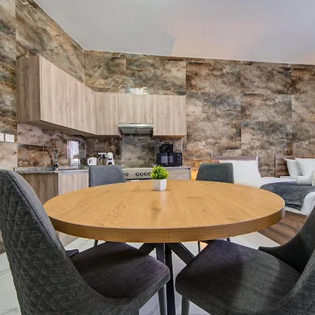 Apartment Openplan Penthouse With Private Terrace, Wifi & Ac By 360 Estates