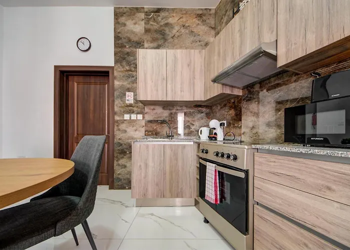 Openplan Penthouse With Private Terrace, Wifi & Ac By 360 Estates * Żabbar